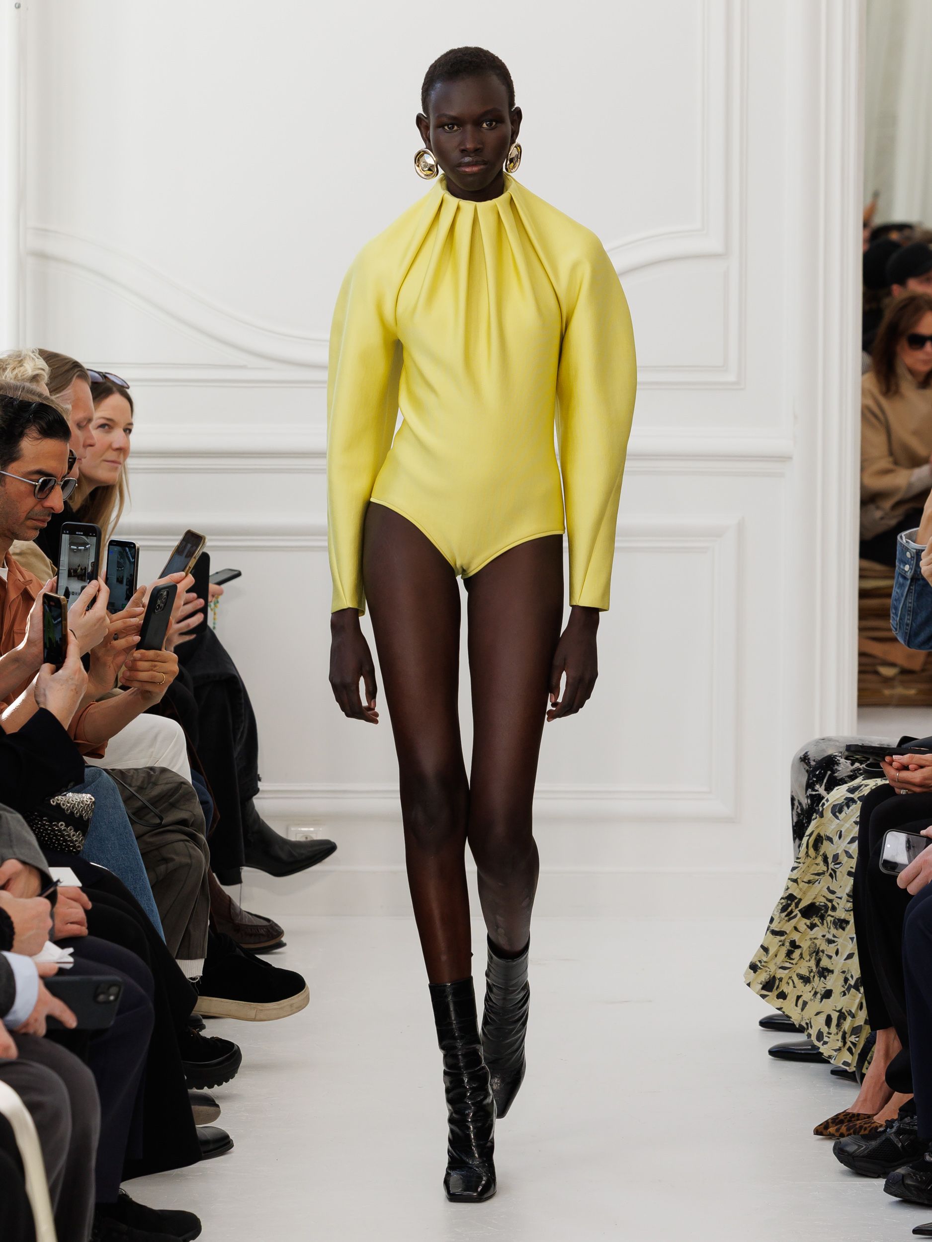 Givenchy_Womenswear_AW25_Look_04