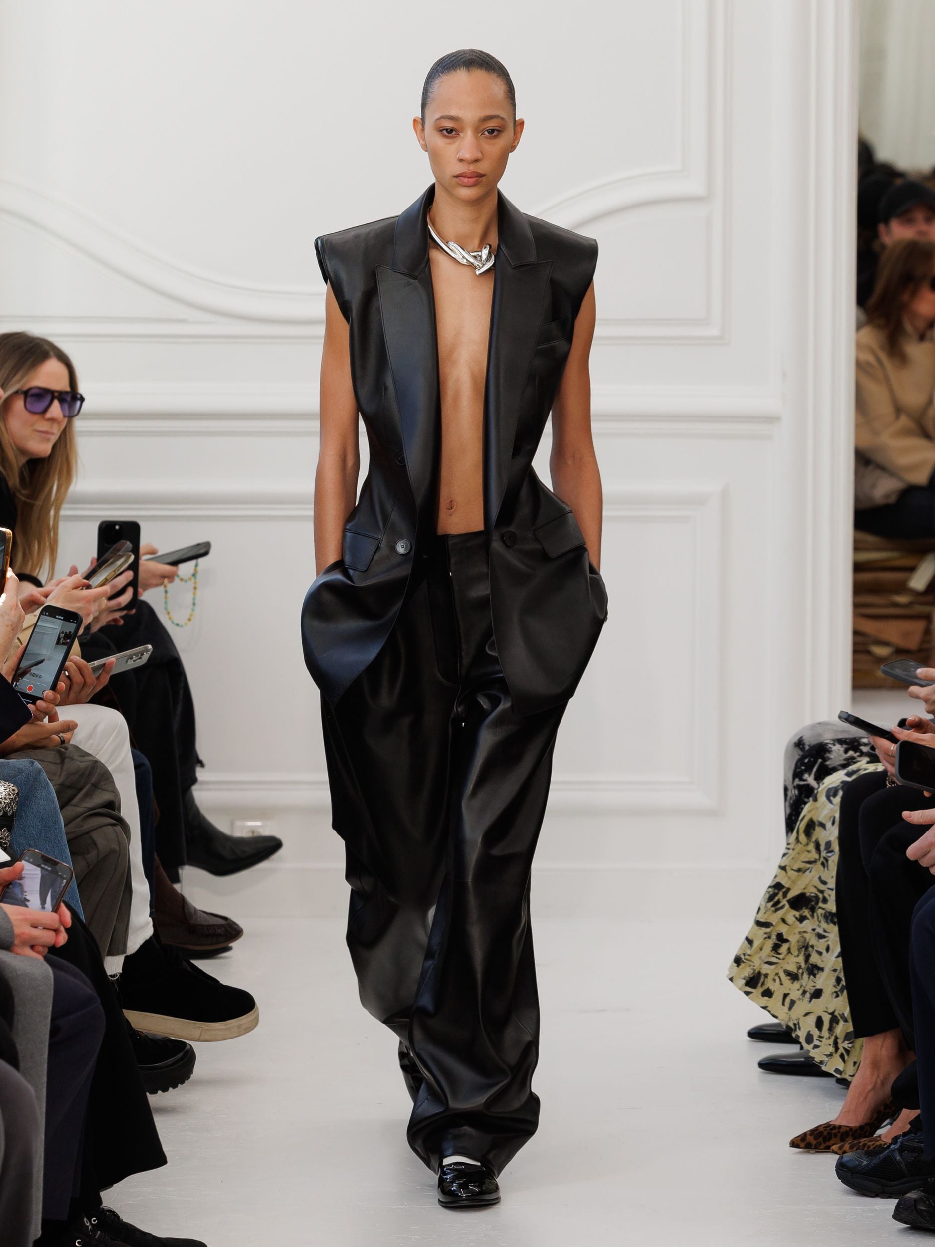 Givenchy_Womenswear_AW25_Look_30