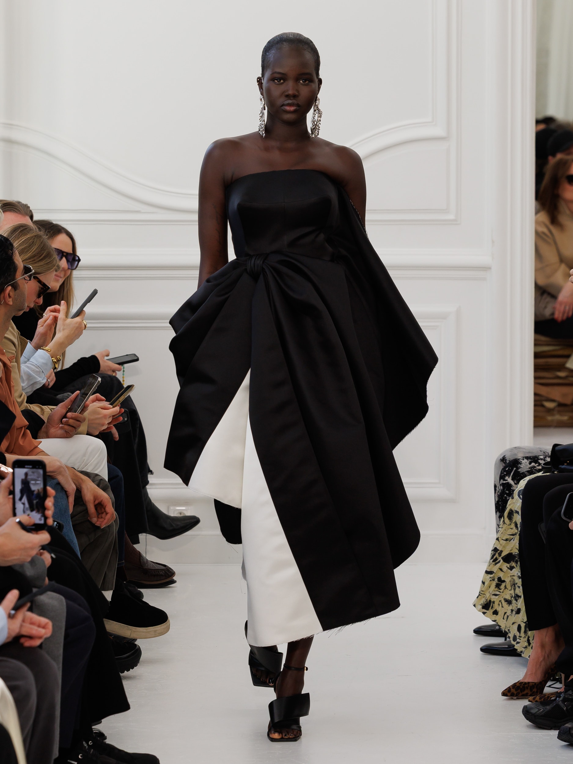 Givenchy_Womenswear_AW25_Look_48 Givenchy_Womenswear_AW25_Look_48