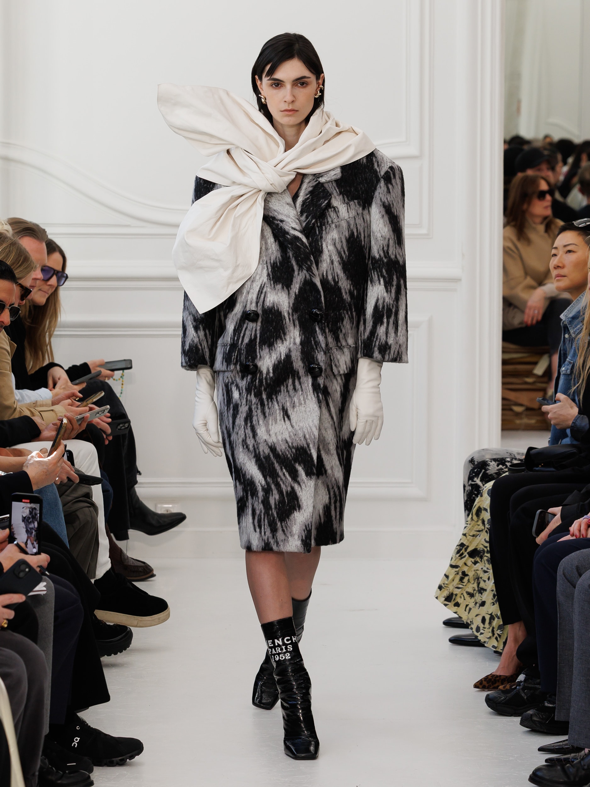 Givenchy_Womenswear_AW25_Look_24 Givenchy_Womenswear_AW25_Look_24