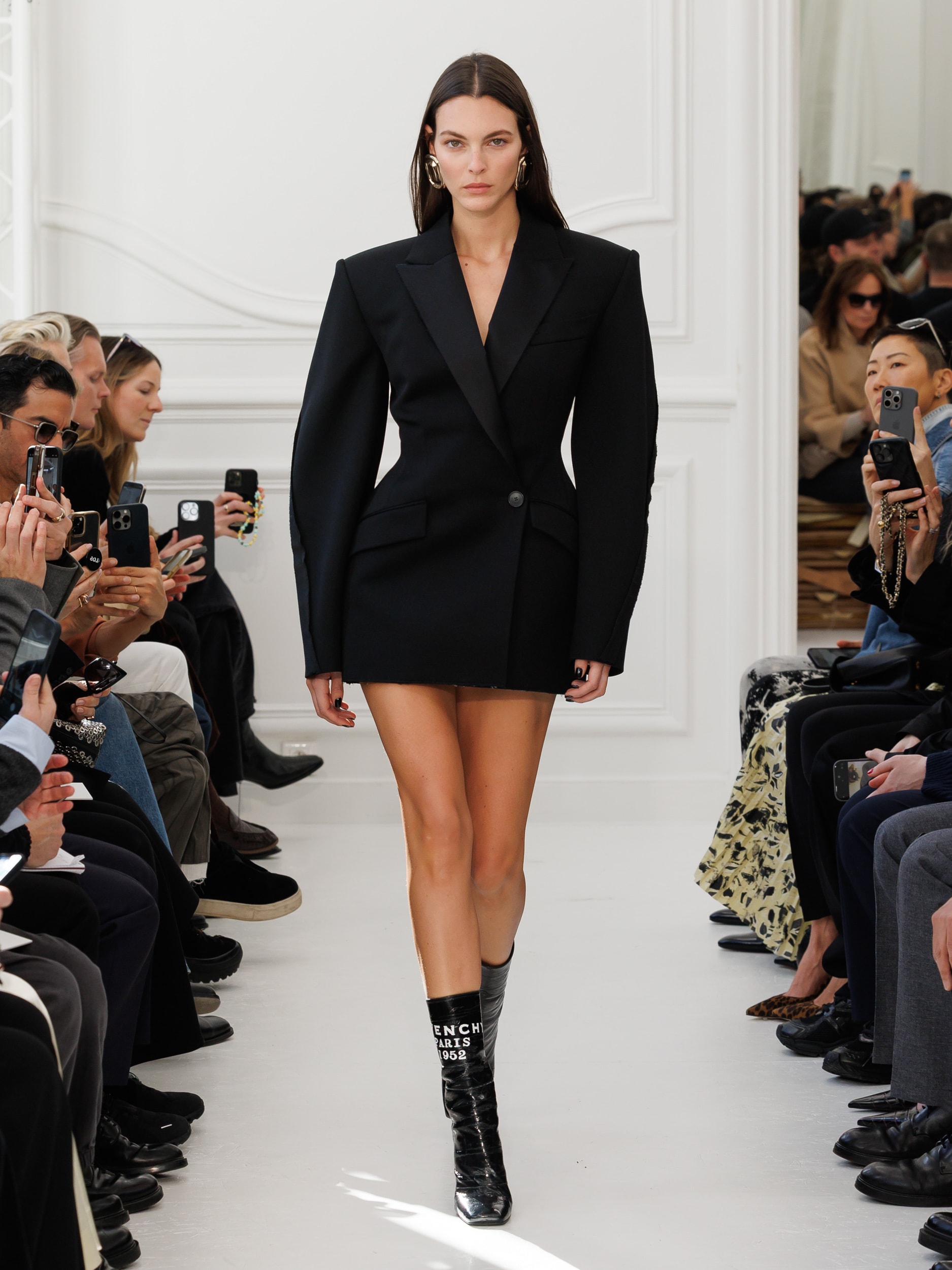 Givenchy_Womenswear_AW25_Look_03 Givenchy_Womenswear_AW25_Look_03