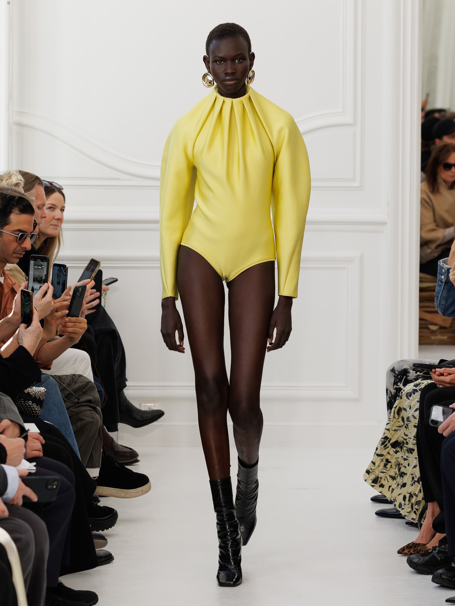 Givenchy_Womenswear_AW25_Look_04 Givenchy_Womenswear_AW25_Look_04