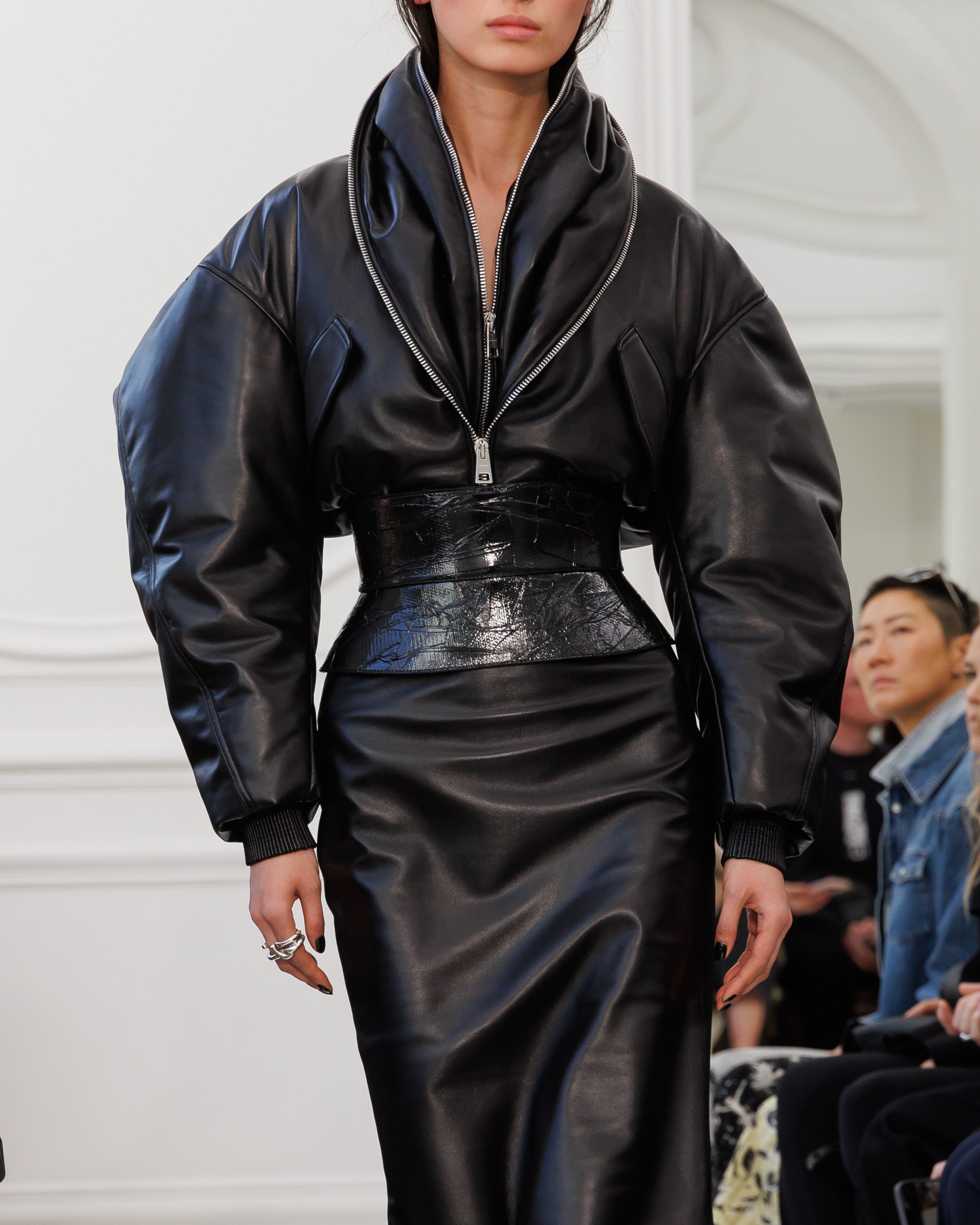 THE FALL WINTER 2025 WOMENSWEAR COLLECTION BY SARAH BURTON THE FALL WINTER 2025 WOMENSWEAR COLLECTION BY SARAH BURTON