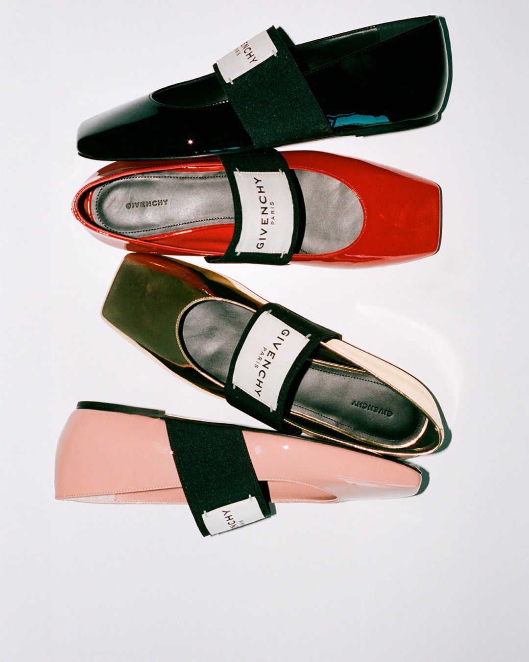 GIVENCHY_FW25_SHOW_ACCESS_SAM_HELLMANN_9x16_59_1080x1350-web