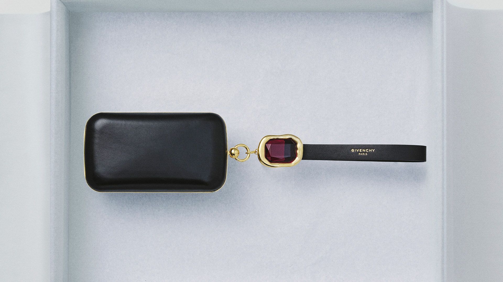 GIVENCHY_FW25_ACCESS_HEIKKI_KASKI_16x9_58