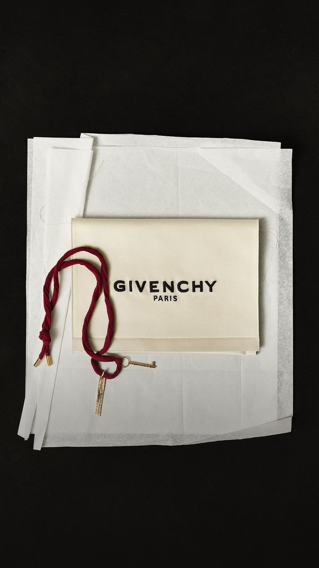 GIVENCHY_SHOT_01-BIS_040_9x16 (1)