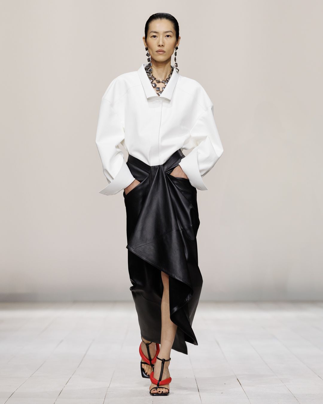 Givenchy_SS26_WOMEN_SHOW_LOOK_28