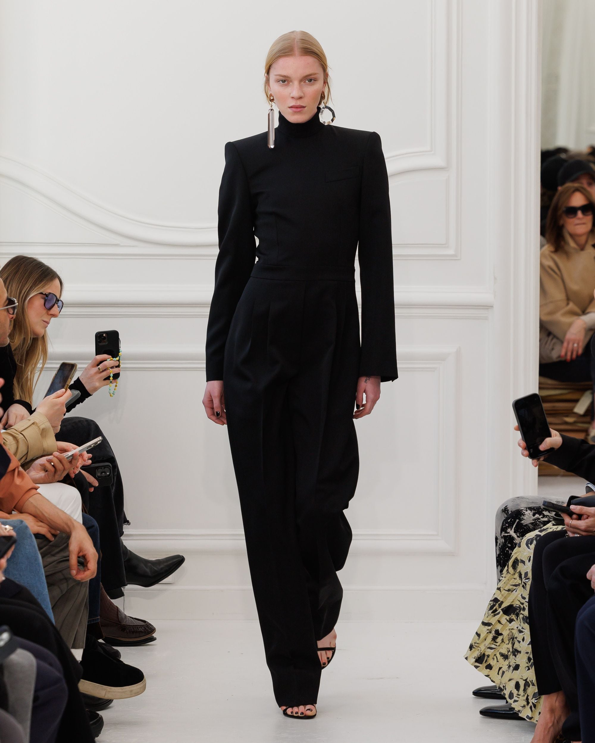 Givenchy_Womenswear_AW25_Look_40