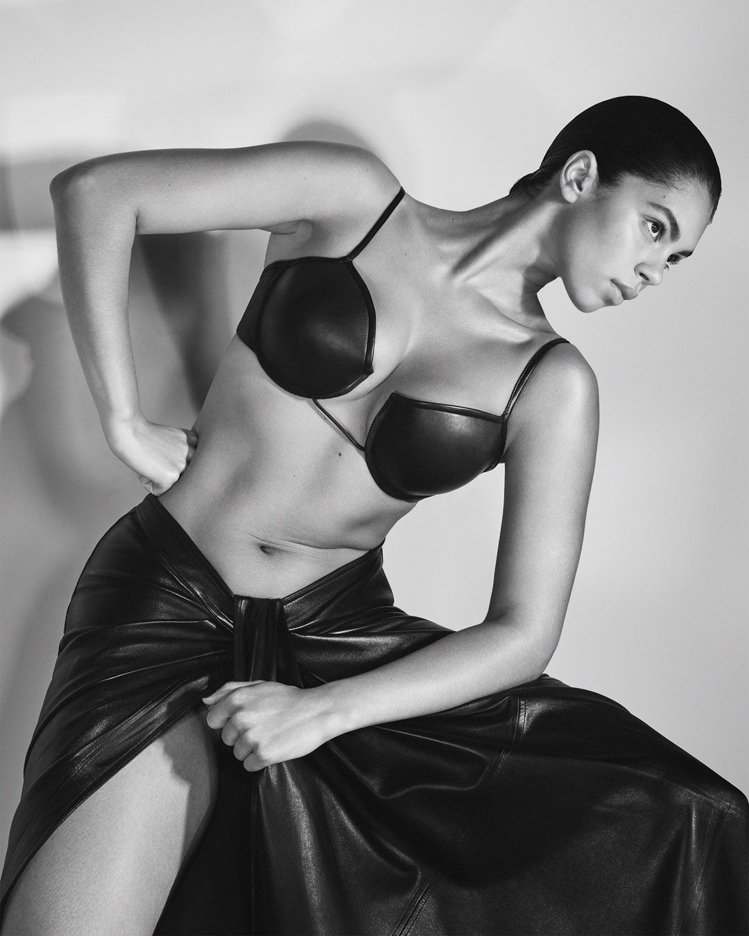 GIVENCHY_2026_SNATCH_BAG_CAMPAIGN_4x5_03