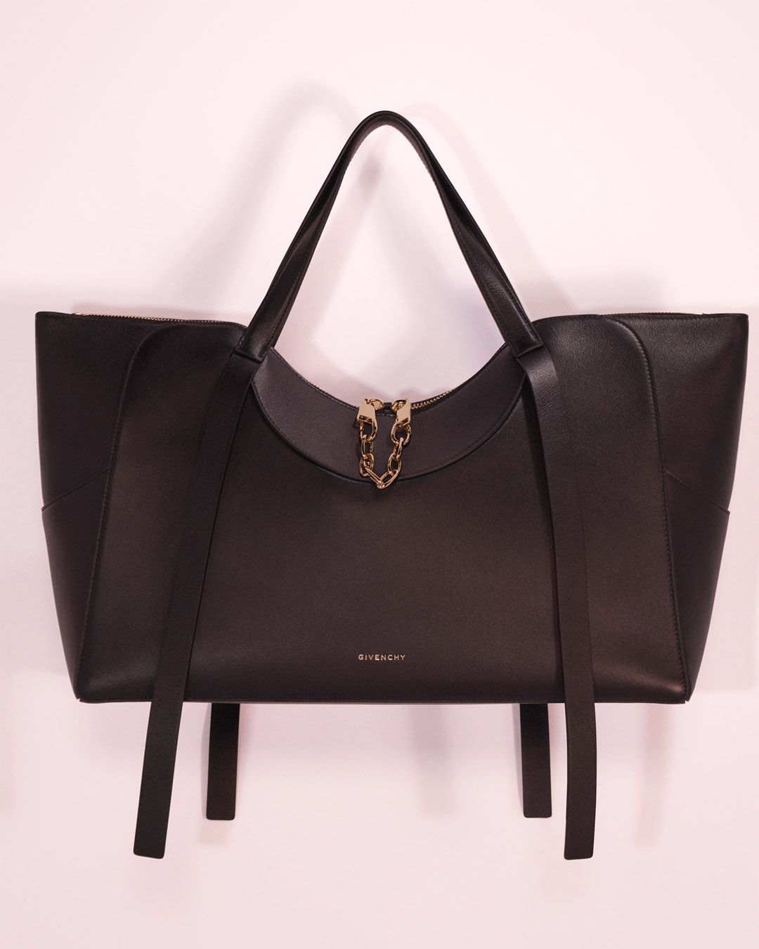 GIVENCHY_2026_SNATCH_BAG_CAMPAIGN_4x5_07