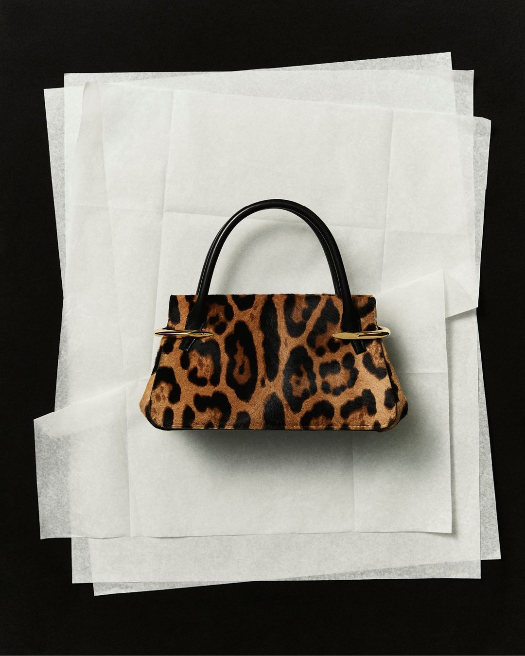 Mini Pinch bag in leather