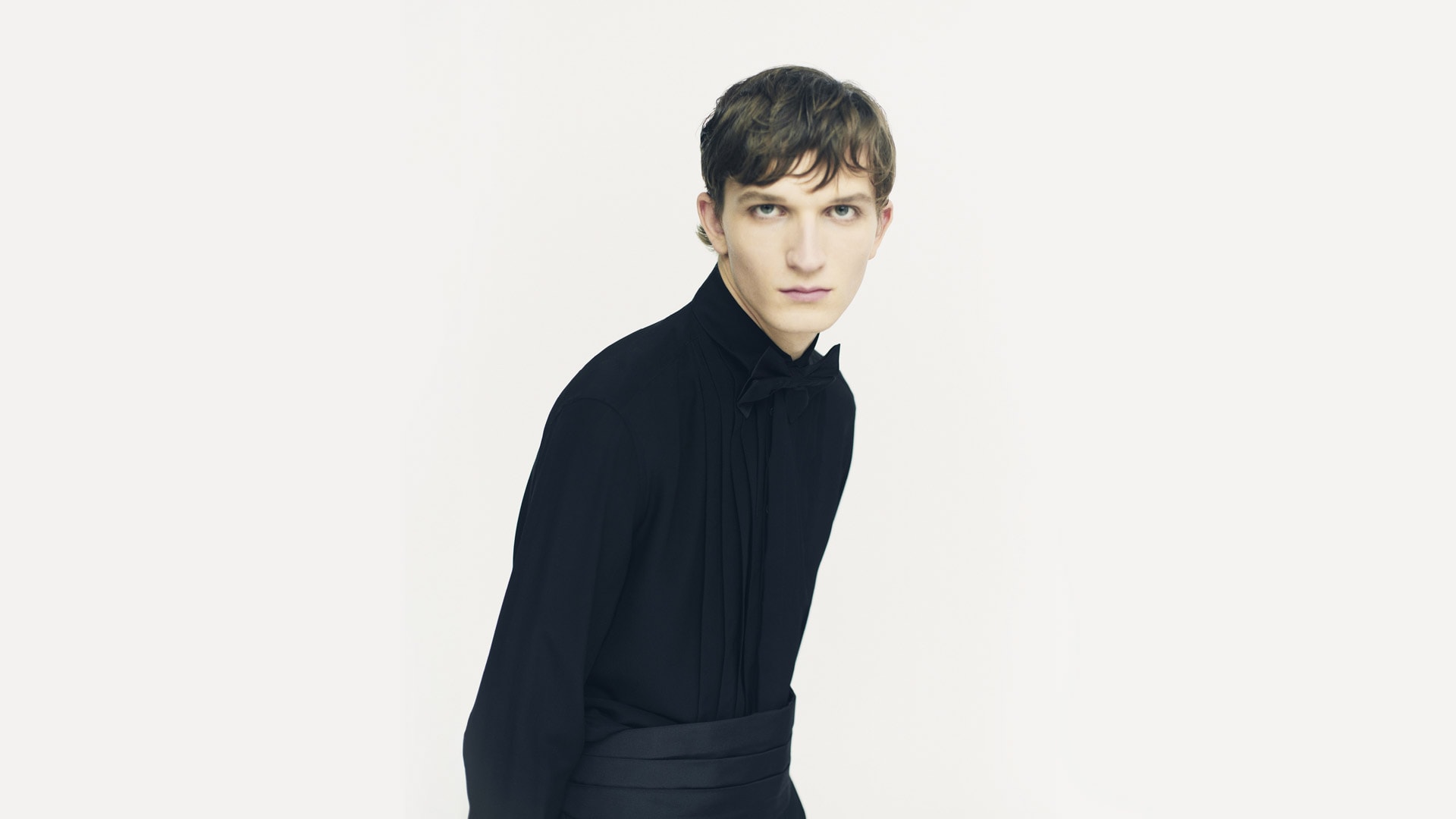 Shirt in silk with plastron