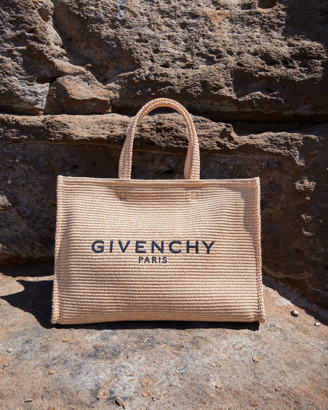 Medium G-Tote bag in raffia