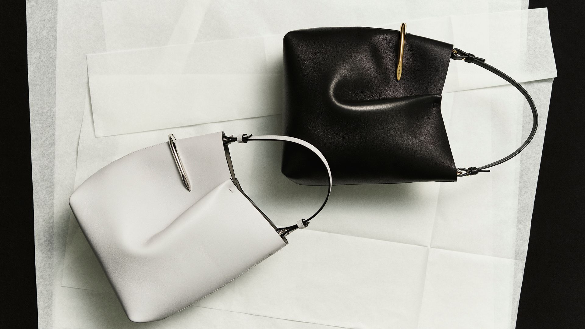 Large Pinch bag in leather