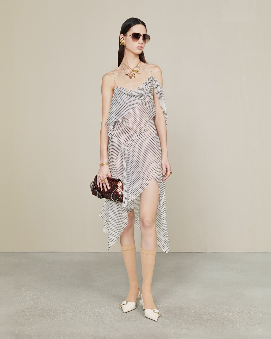 Dress in crepe and satin