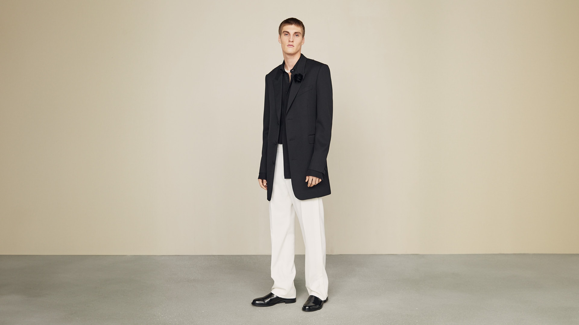 Shirt in poplin with collar details