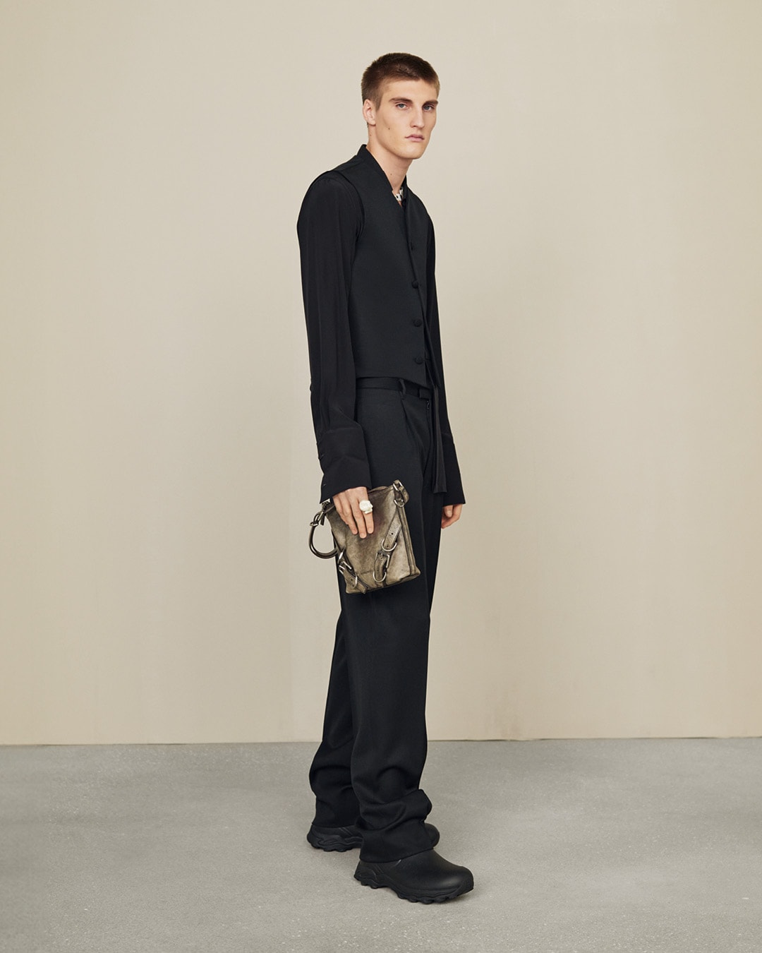 Shirt in silk with plastron